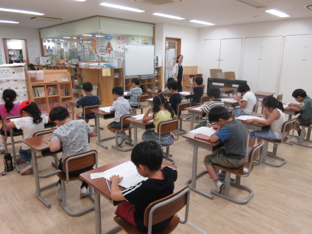 皆姿勢良く黙々と解いていました