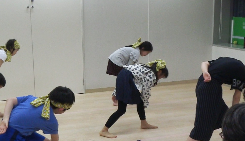 心を一つに合わせて、大勢の前で発表