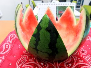 国立校のスイカのお面！