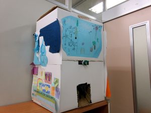 みんなで協力して個性あふれるガチャガチャが完成しました！