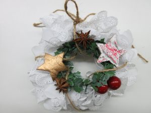 ホワイトレースのクリスマスリース！