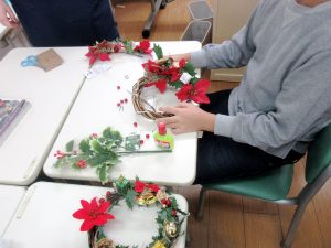 冬のリース作り